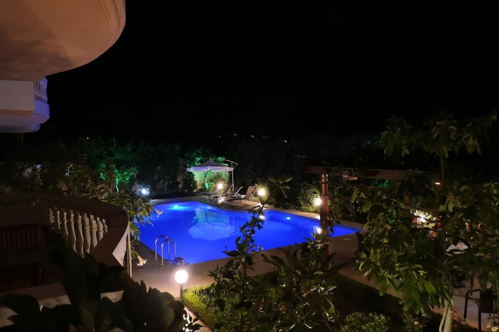 Golden Rose Suites Колимварион Экстерьер фото